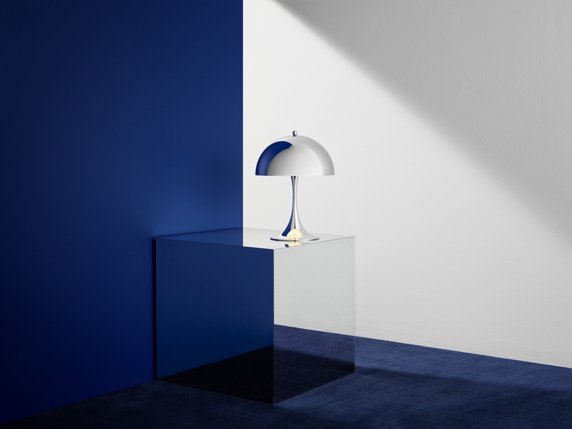 Louis Poulsen - Panthella 250 Bordlampe - Højglansforkromet