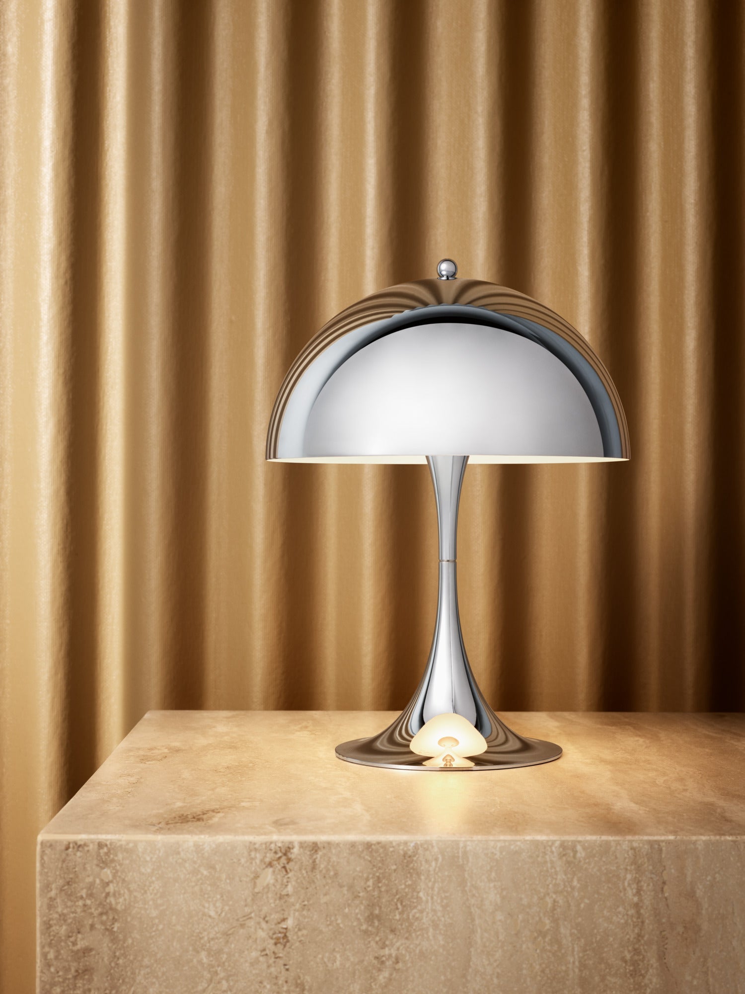 Louis Poulsen - Panthella 250 Bordlampe - Højglansforkromet