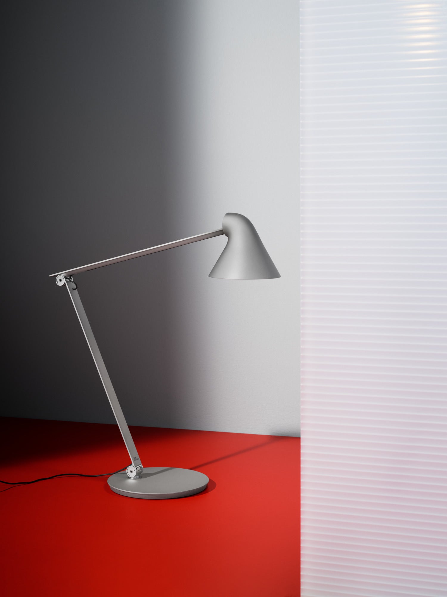 Louis Poulsen - NJP Bordlampe - Lys Grå