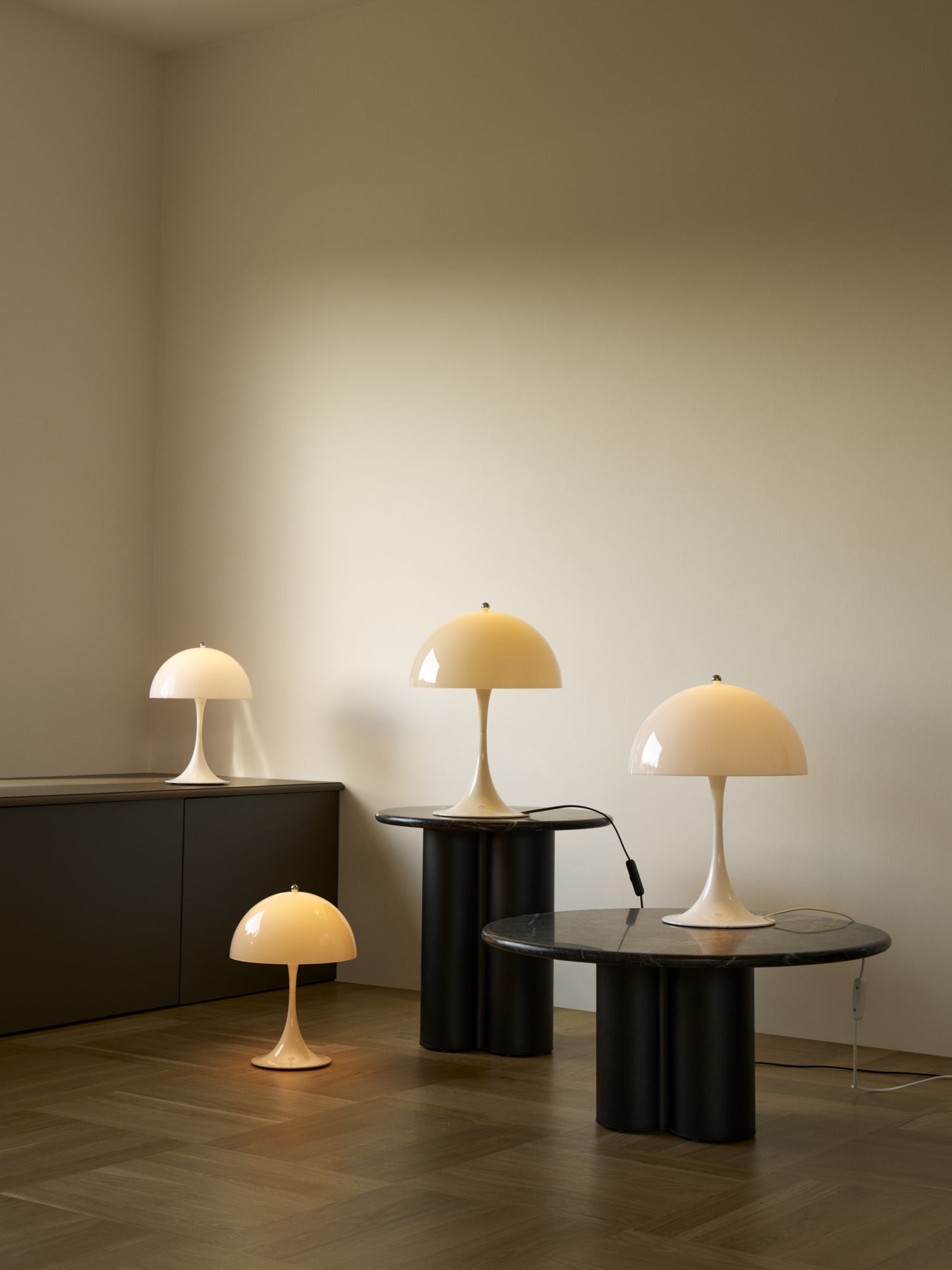 Louis Poulsen - Panthella 320 Bordlampe - Opal beige
