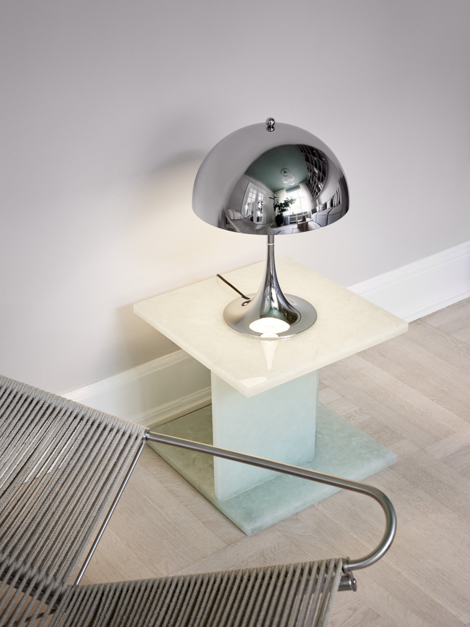Louis Poulsen - Panthella 320 Bordlampe - Højglansforkromet