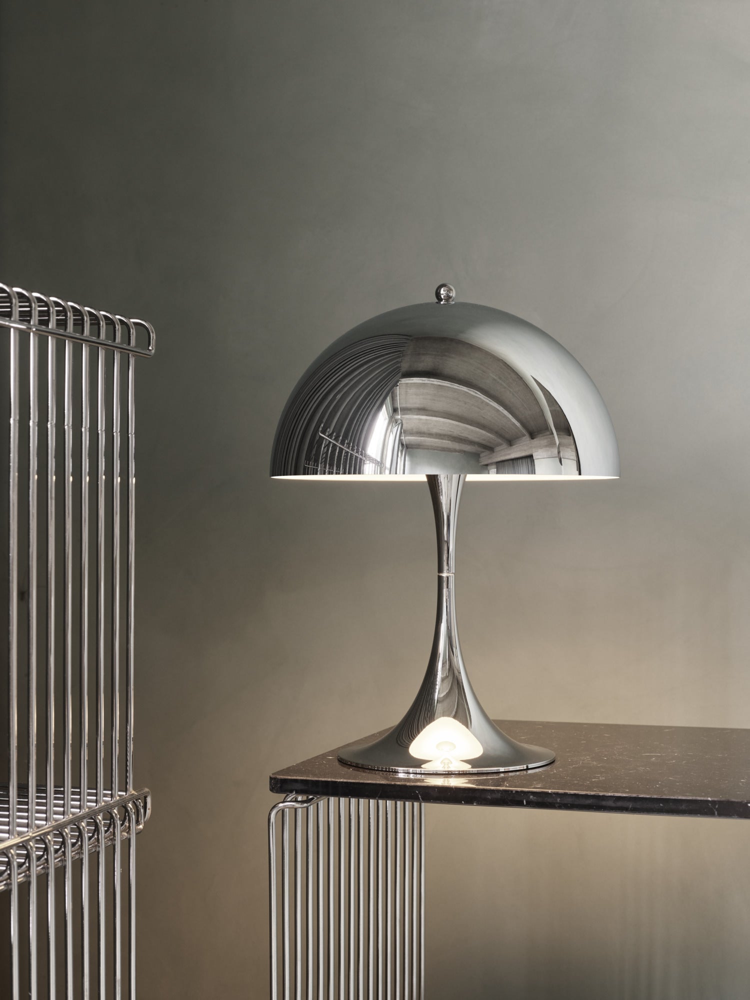 Louis Poulsen - Panthella 250 Bordlampe - Højglansforkromet
