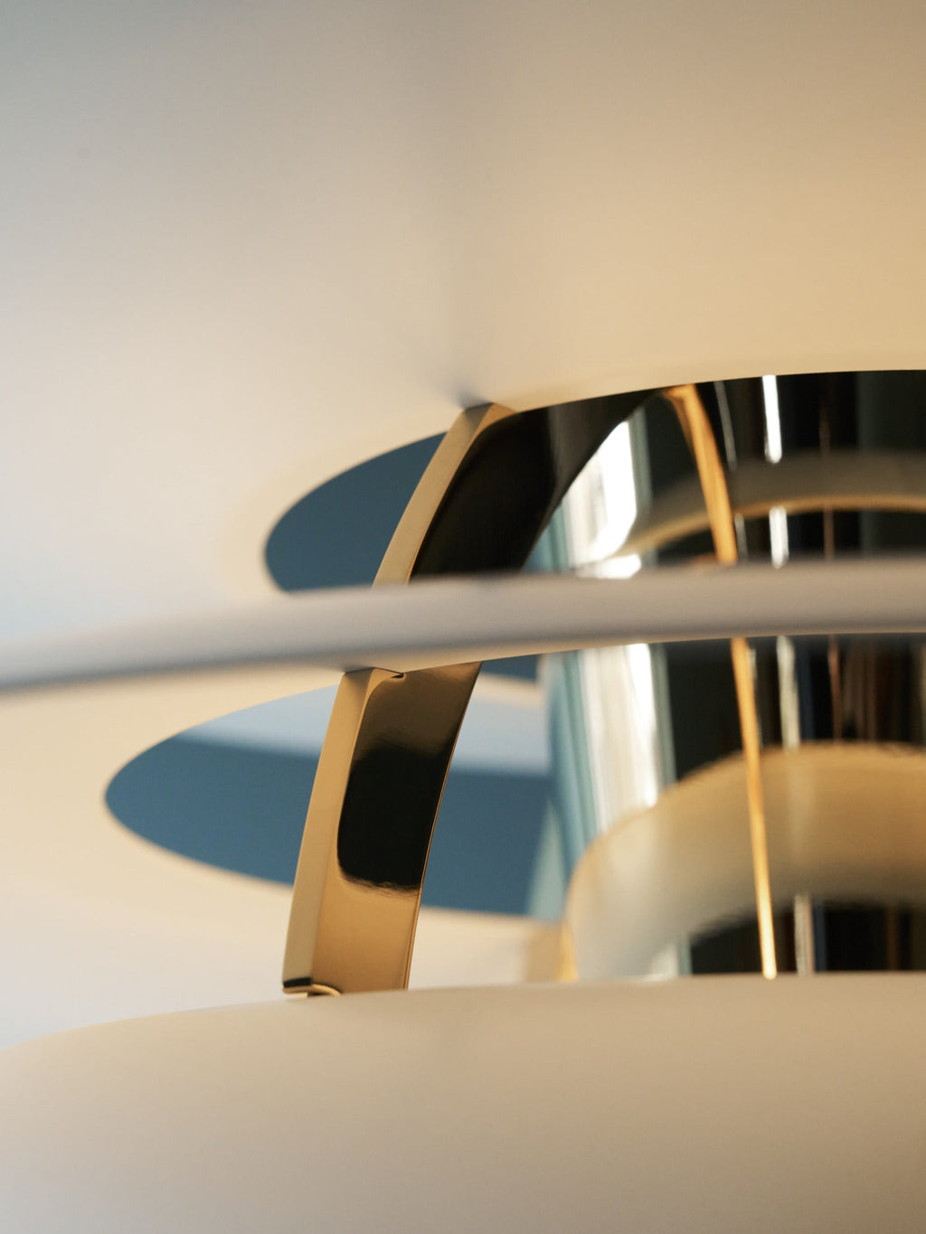 Louis Poulsen PH Snowball Soft White/Brass Metallised