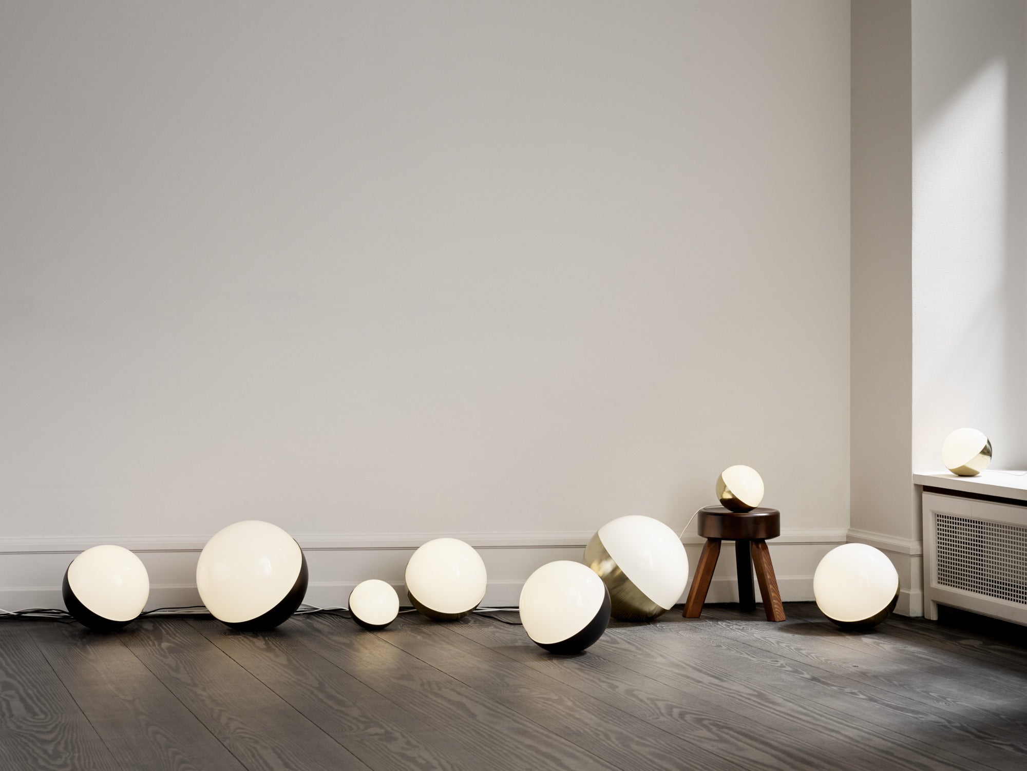Louis Poulsen VL Studio Bord/Gulv - Messing Ø 250