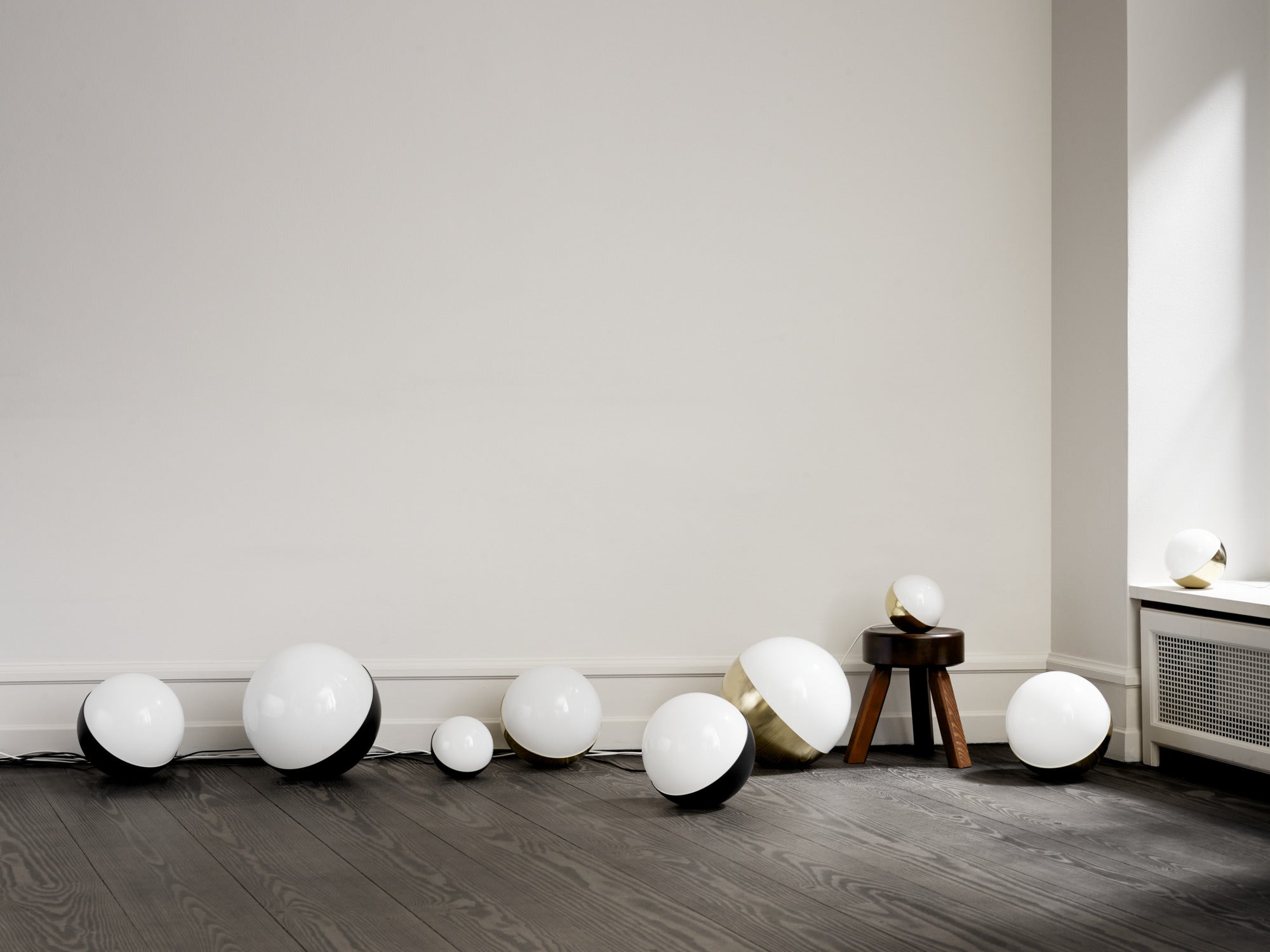 Louis Poulsen VL Studio Bord/Gulv - Messing Ø 320