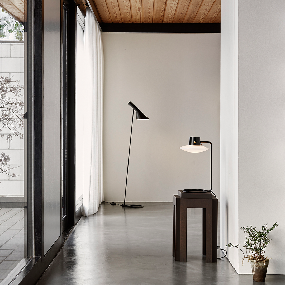 Louis Poulsen AJ Oxford Mini - Bordlampe - mini Opal glas